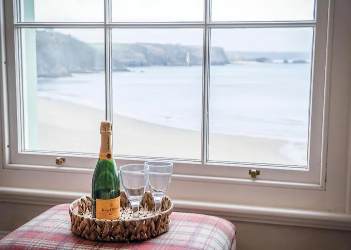 Belle Vue Court - 2 Bedroom Apartment - Tenby