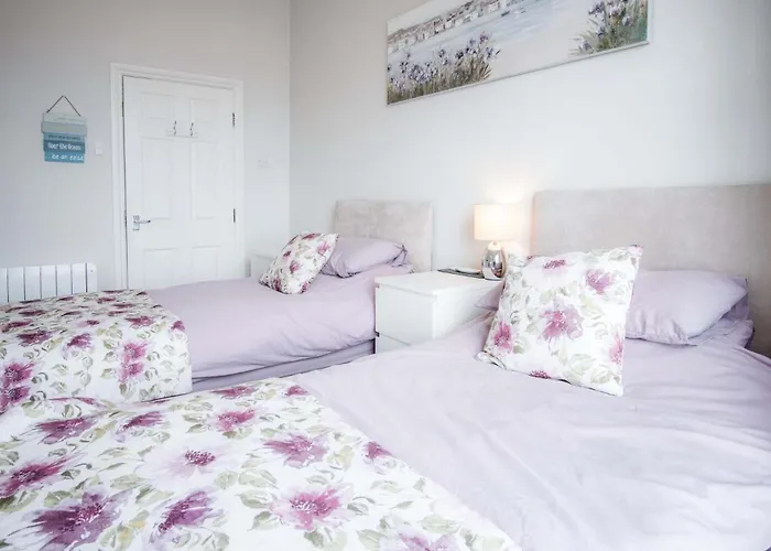 Belle Vue Court - 2 Bedroom Apartment - Tenby